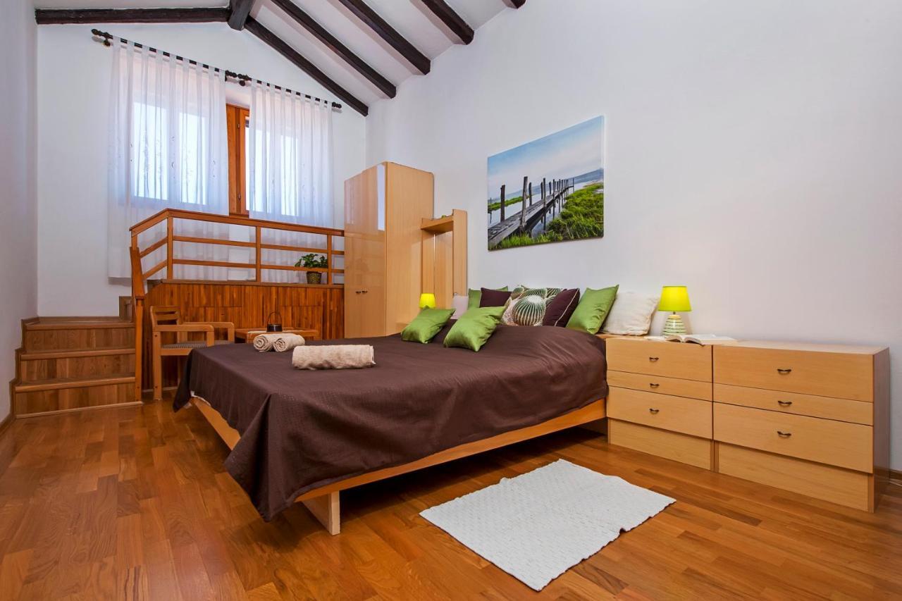Rovigno Bella Sea View Apartment Buitenkant foto
