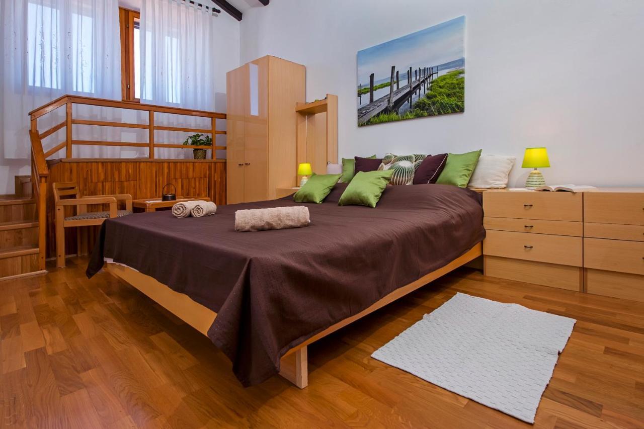 Rovigno Bella Sea View Apartment Buitenkant foto